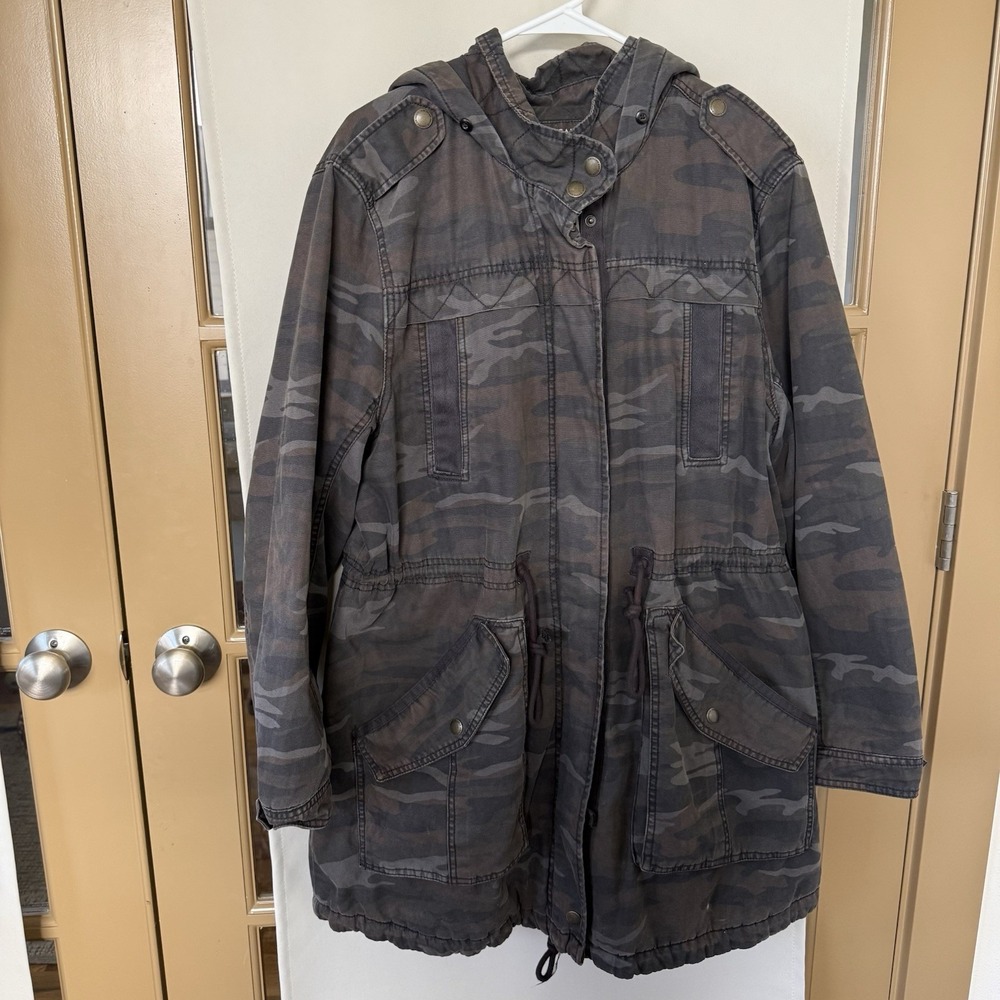 American Eagle Womens XL Camo Hooded Mid Length Heavyweight Utility Jacket Coat